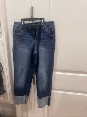 1822 Denim Cropped Cuffed Jeans in Dark Blue